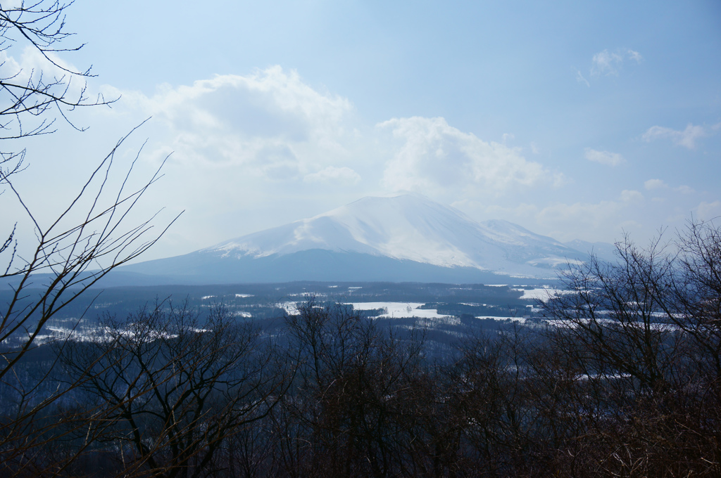 春近し浅間山