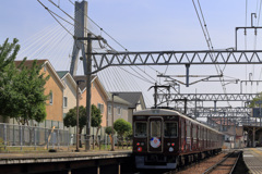絹延橋第二踏切道からの絹延橋駅
