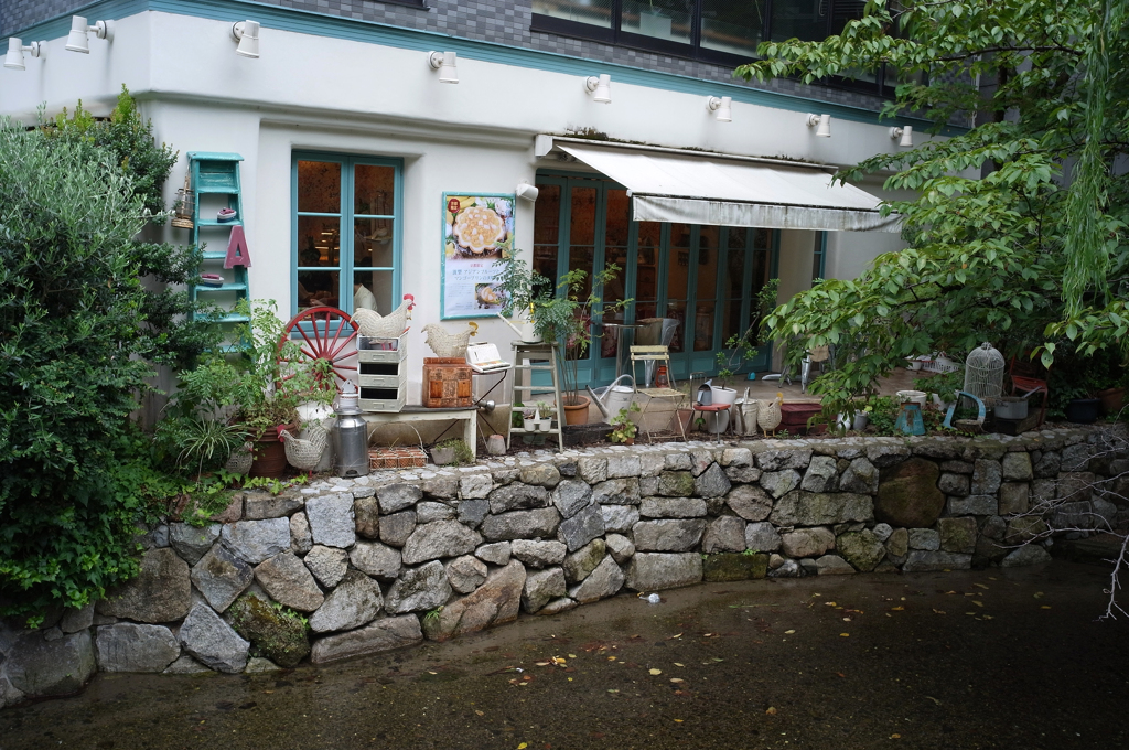 高瀬川運河沿い
