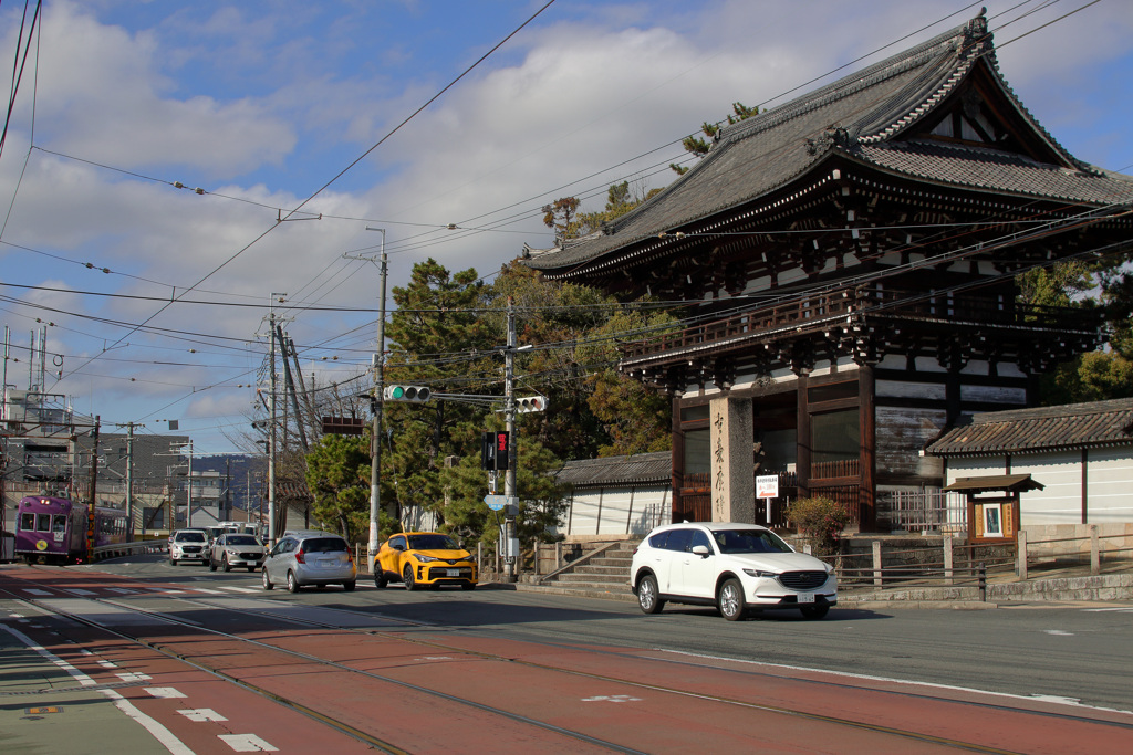 嵐電太秦広隆寺駅横より