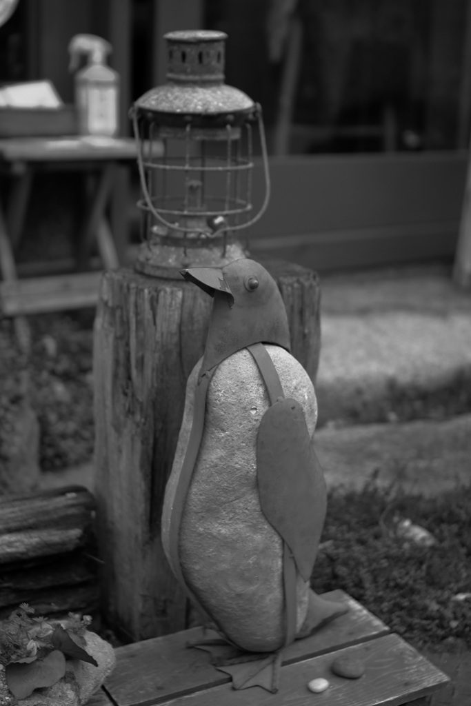 雑貨屋さんの重そうなペンギン