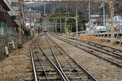 踏み切りのあるケーブルカー