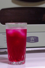 夏は紫蘇ジュースの炭酸割