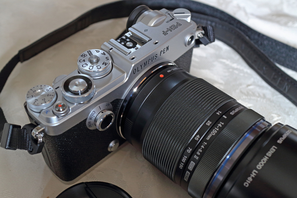 OLYMPUS PEN-F