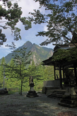 雪彦山大権現（賀野神社）と雪彦山