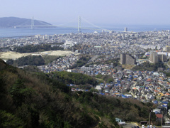 鉄拐山・高倉山道中からのパールブリッジ