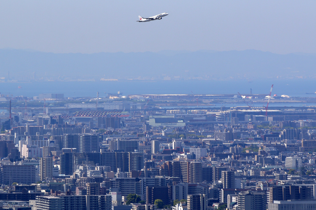 32Rから離陸機と関西万博大屋根リング