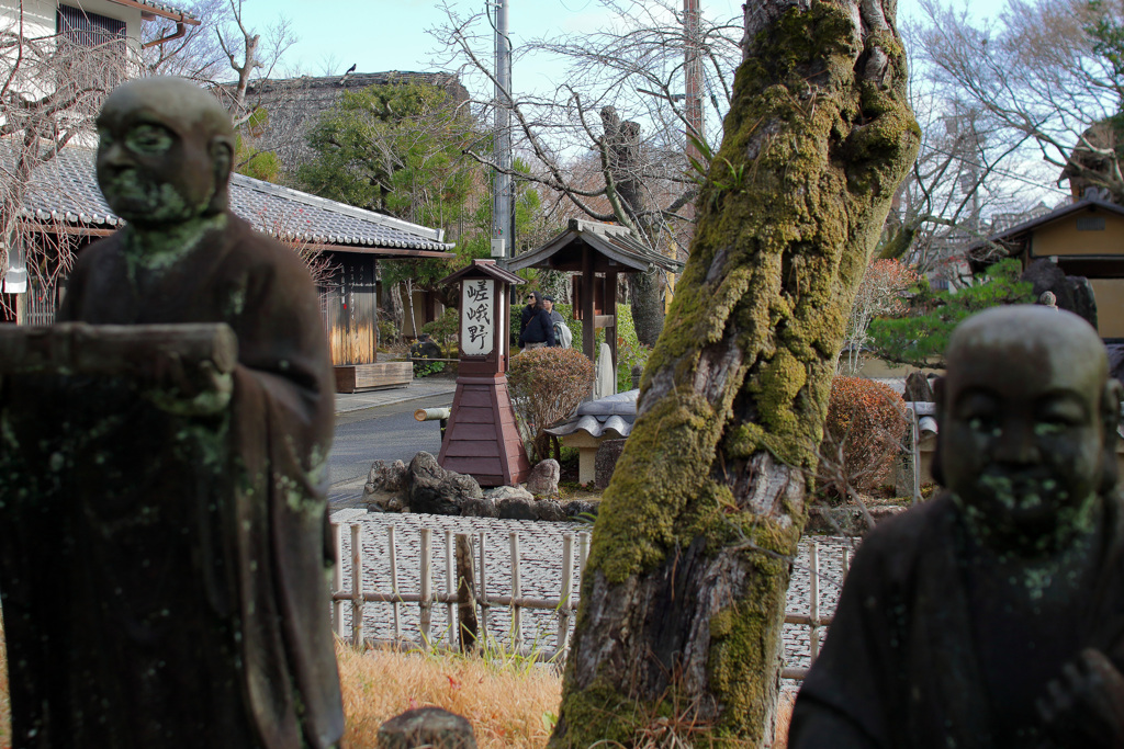 羅漢と流行りの店