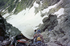 遠い山の記憶を巻き戻して