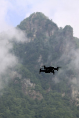 雲湧く峰へ向かって