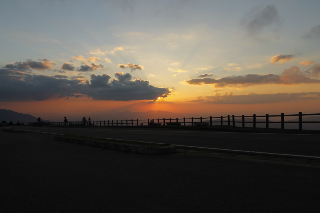 阿蘇山山頂からの夕日