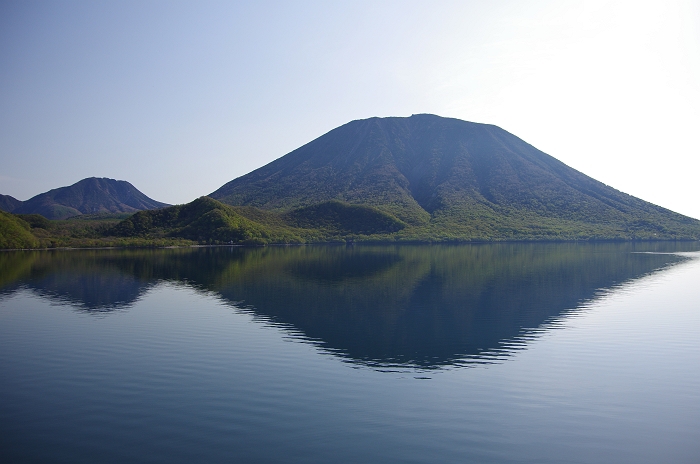 男体山