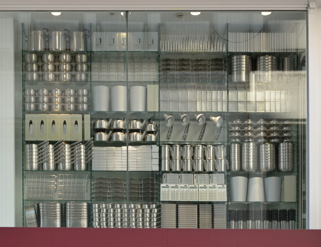 陳列棚がアート2