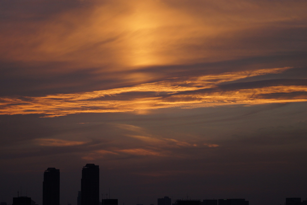 下町の夕日