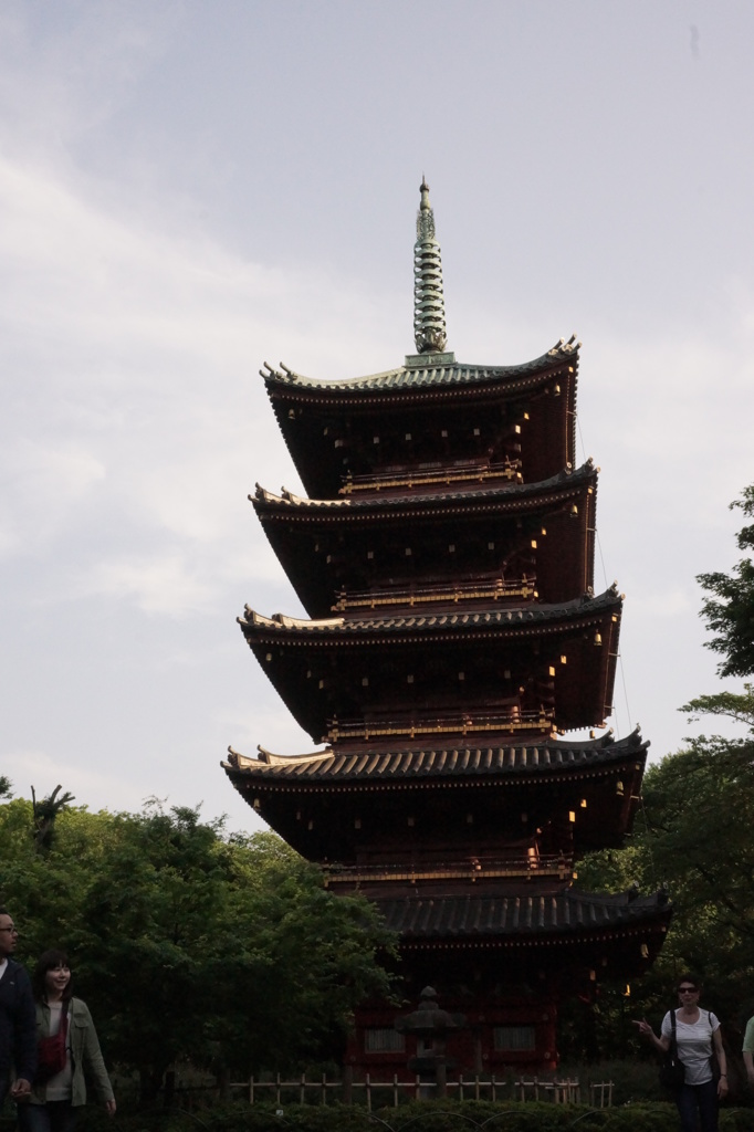 動物園の中の五重塔