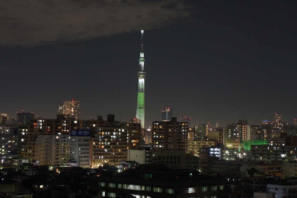 東京スカイツリー　緑色