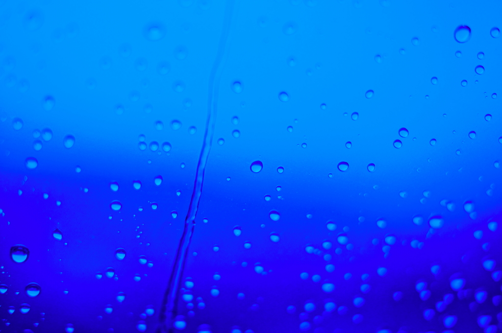 フロントガラスの雨粒