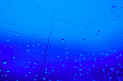 フロントガラスの雨粒