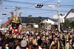 御旅所神幸　曳出　義経の兜
