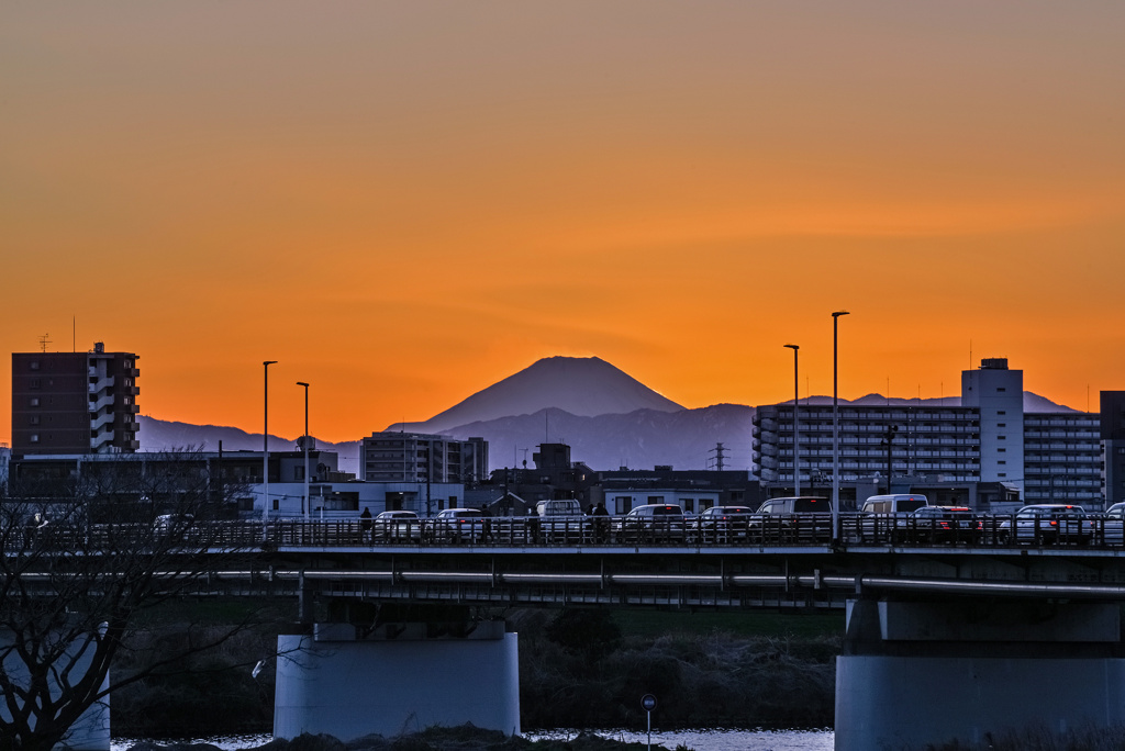 夕暮れの富士山