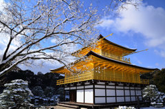 雪の花咲く金閣寺