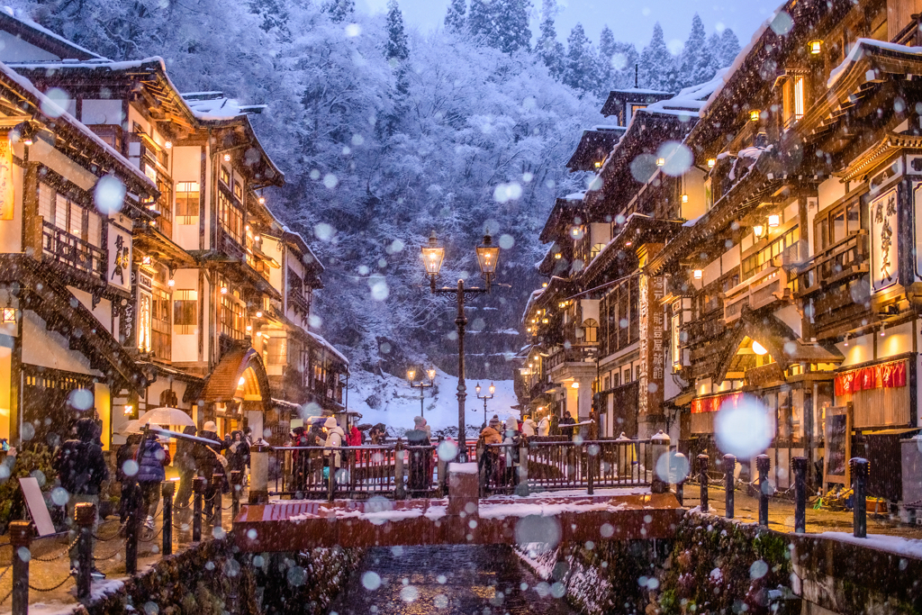 銀山温泉の雪景色(定番構図)