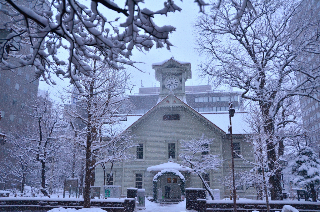 雪の世界の時計台