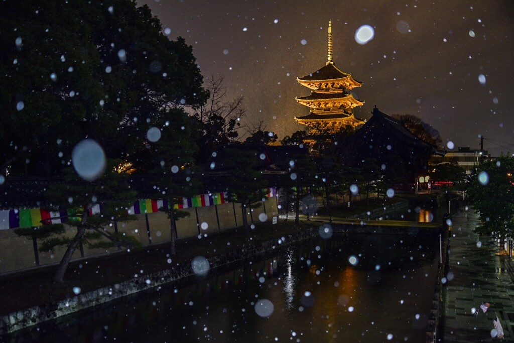 東寺五重塔雪景色