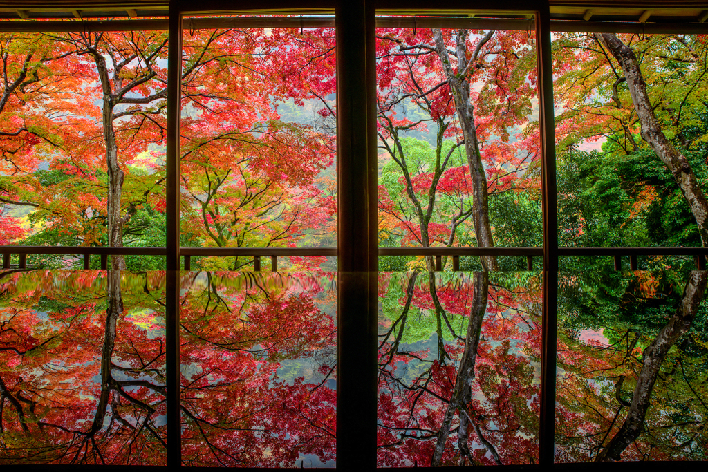 嵐山祐斎亭・紅葉リフレクション