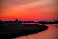 多摩川の夜明け