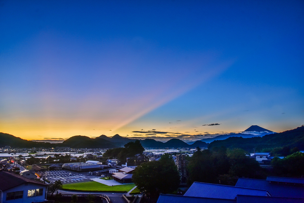 富士山と光芒と韮山反射炉