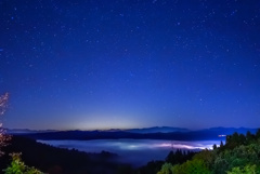 芝峠の雲海夜景と星空