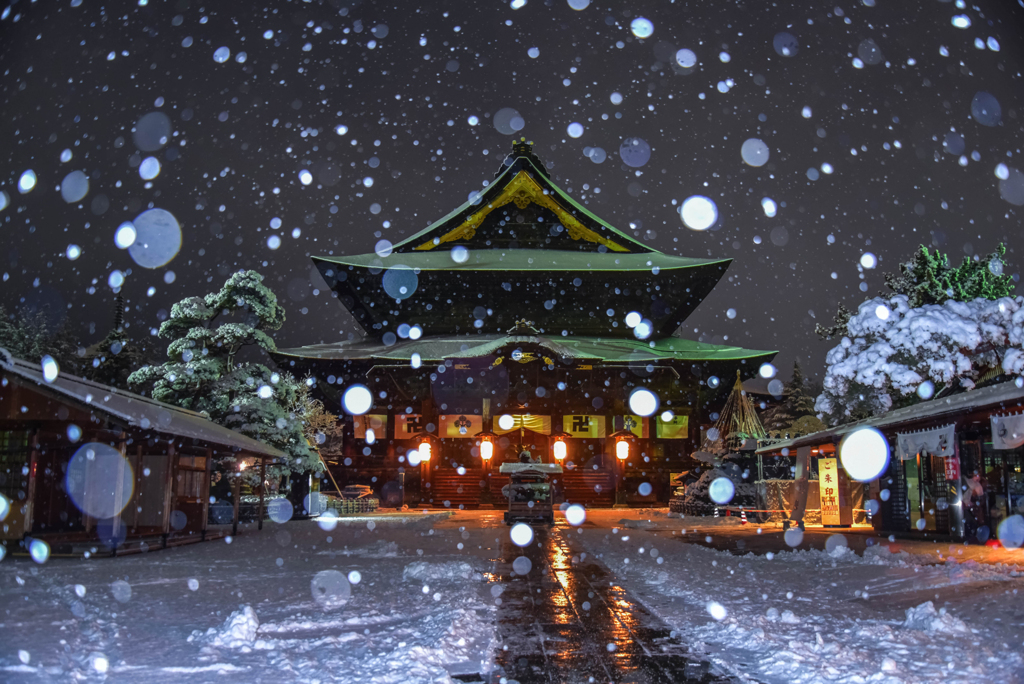 夜明けの善光寺