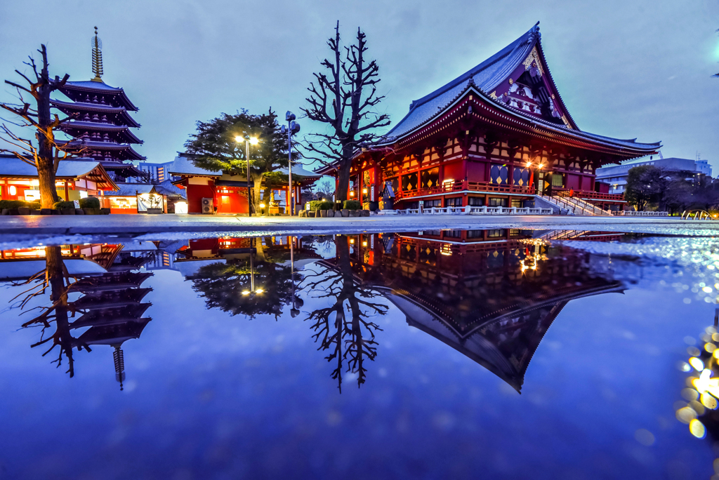 夜明けの浅草寺