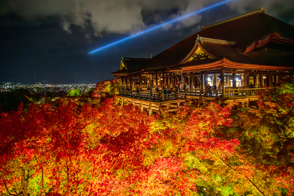 清水寺の紅葉ライトアップ