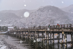 雪の嵐山