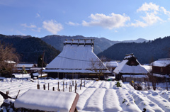 かやぶきの里雪景色
