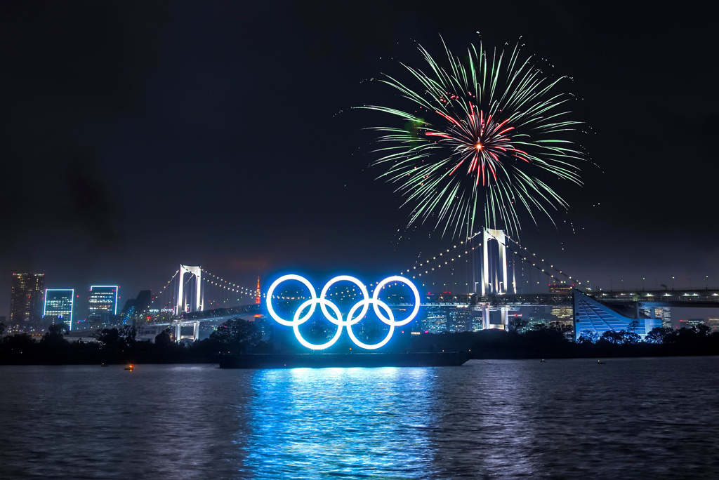 お台場 五輪マーク再設置記念? 花火2