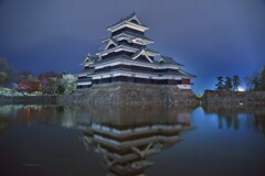 夜の松本城