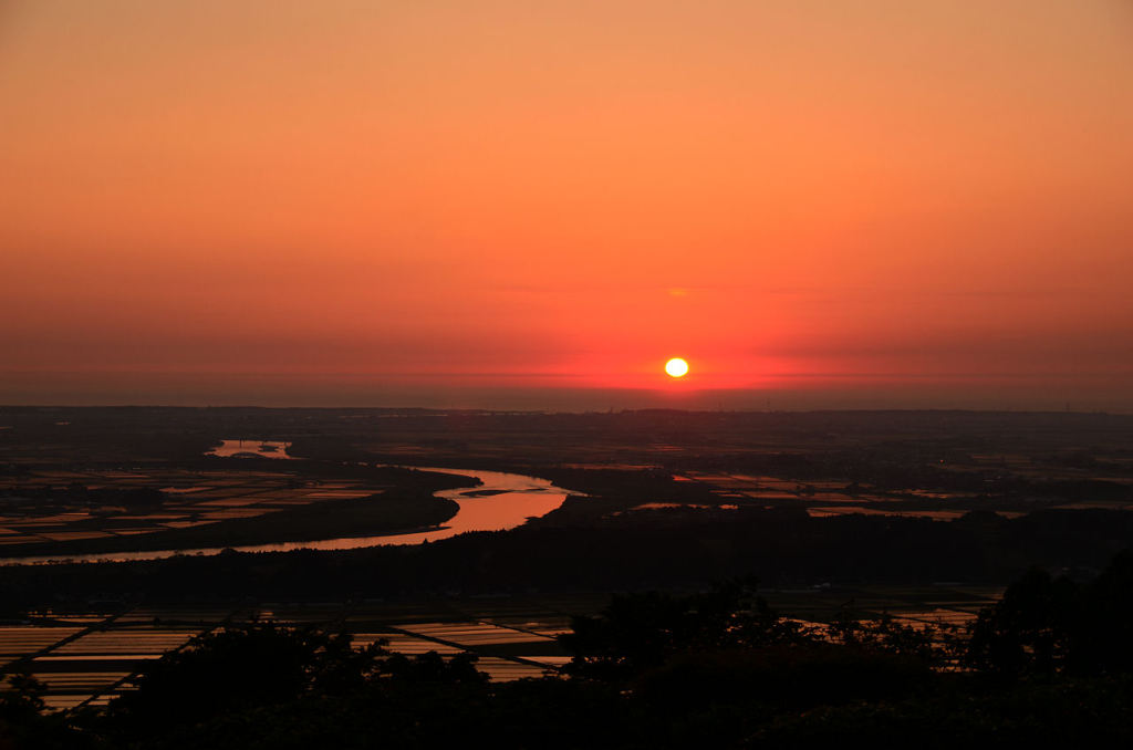 夕日、最上川、庄内平野