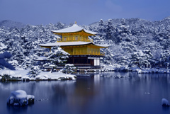 雪の金閣寺2