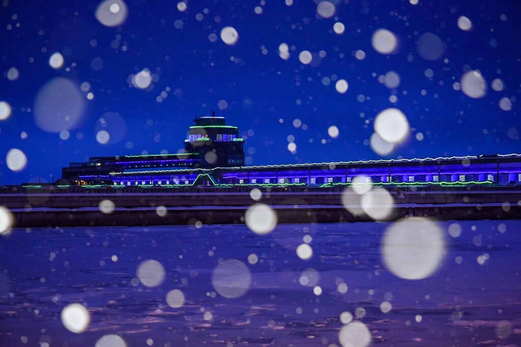 氷海展望塔オホーツクタワーの雪景色