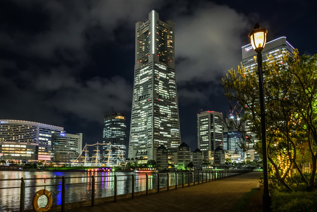 横浜の夜