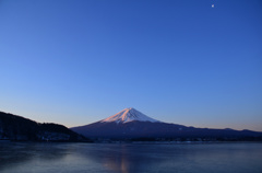 月と富士山