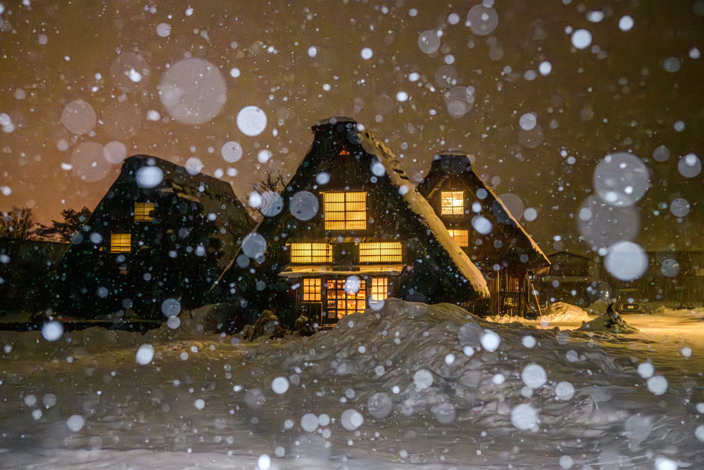 合掌造りの夜