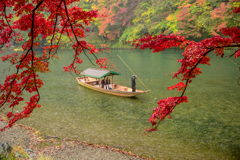 雨の日の屋形船