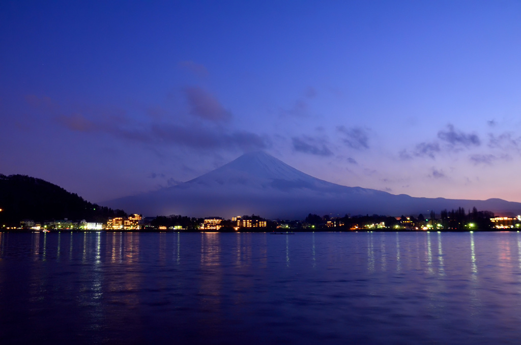 夕暮れの富士山
