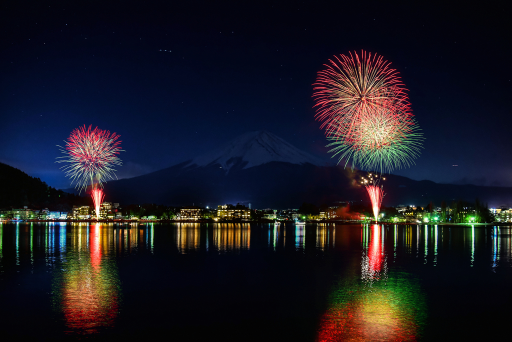 河口湖冬花火