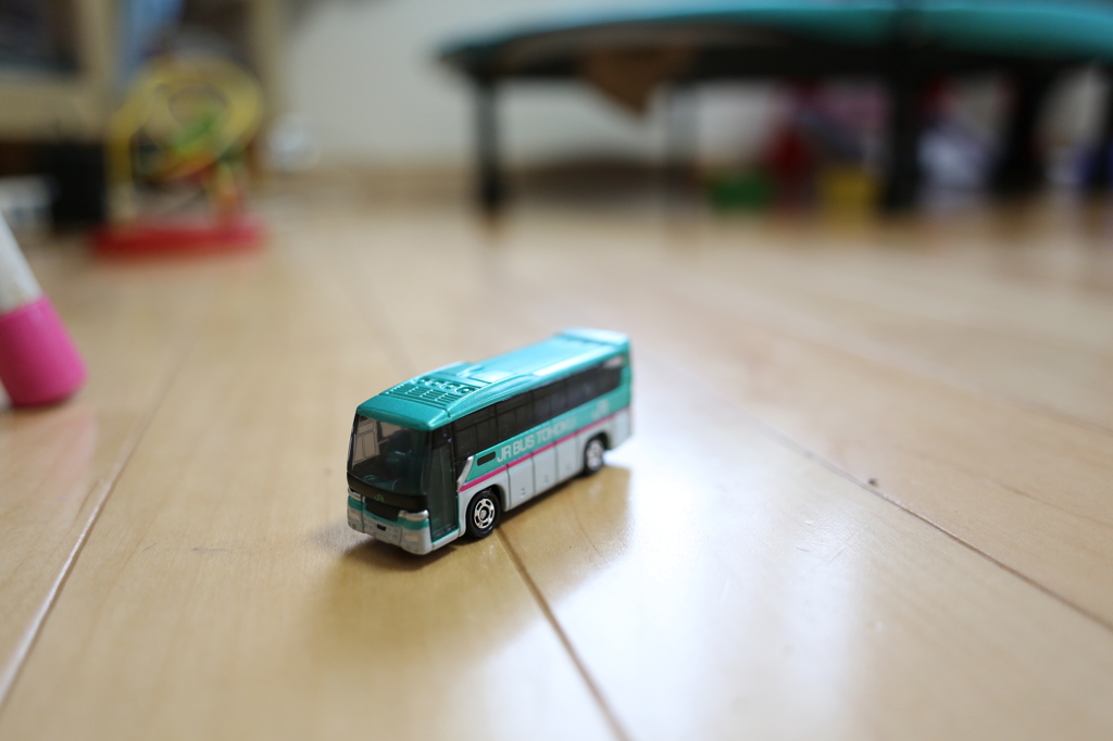バスのトミカ