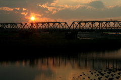 橋から見る夕日